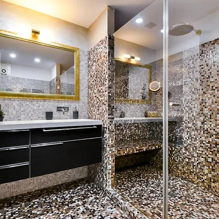 Unirii Center By Olala Homes *